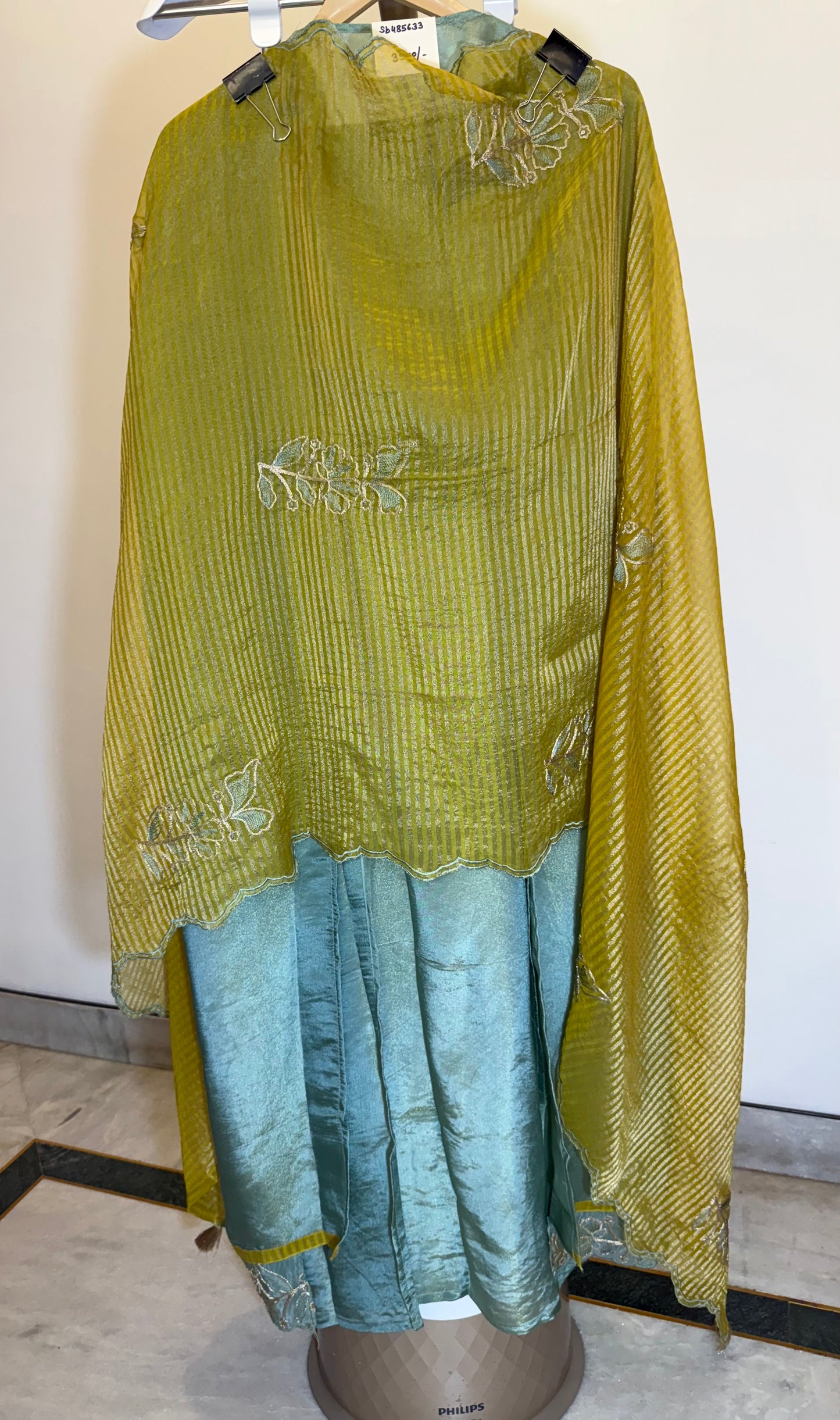 Zari Blossom Kurta Set