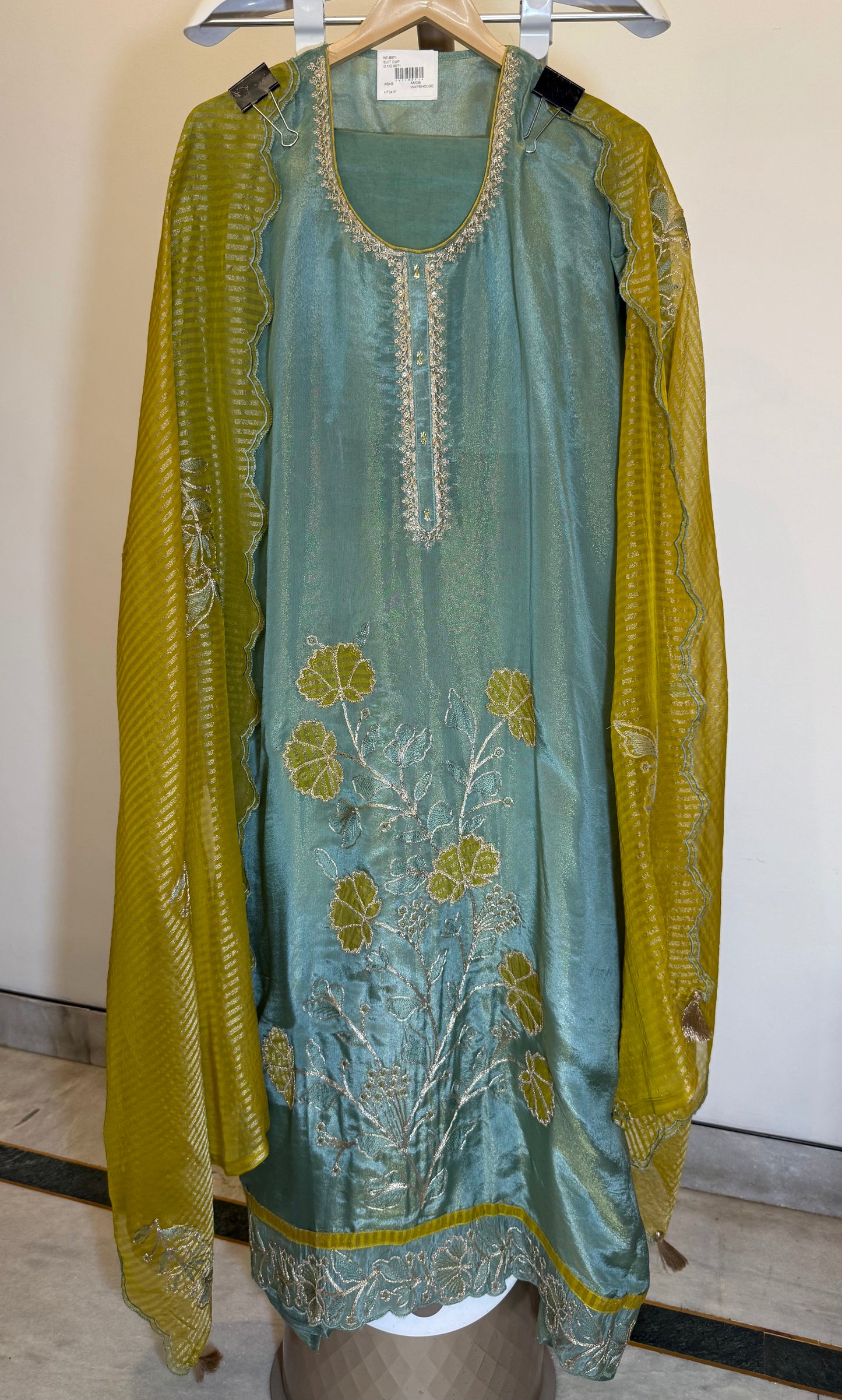 Zari Blossom Kurta Set